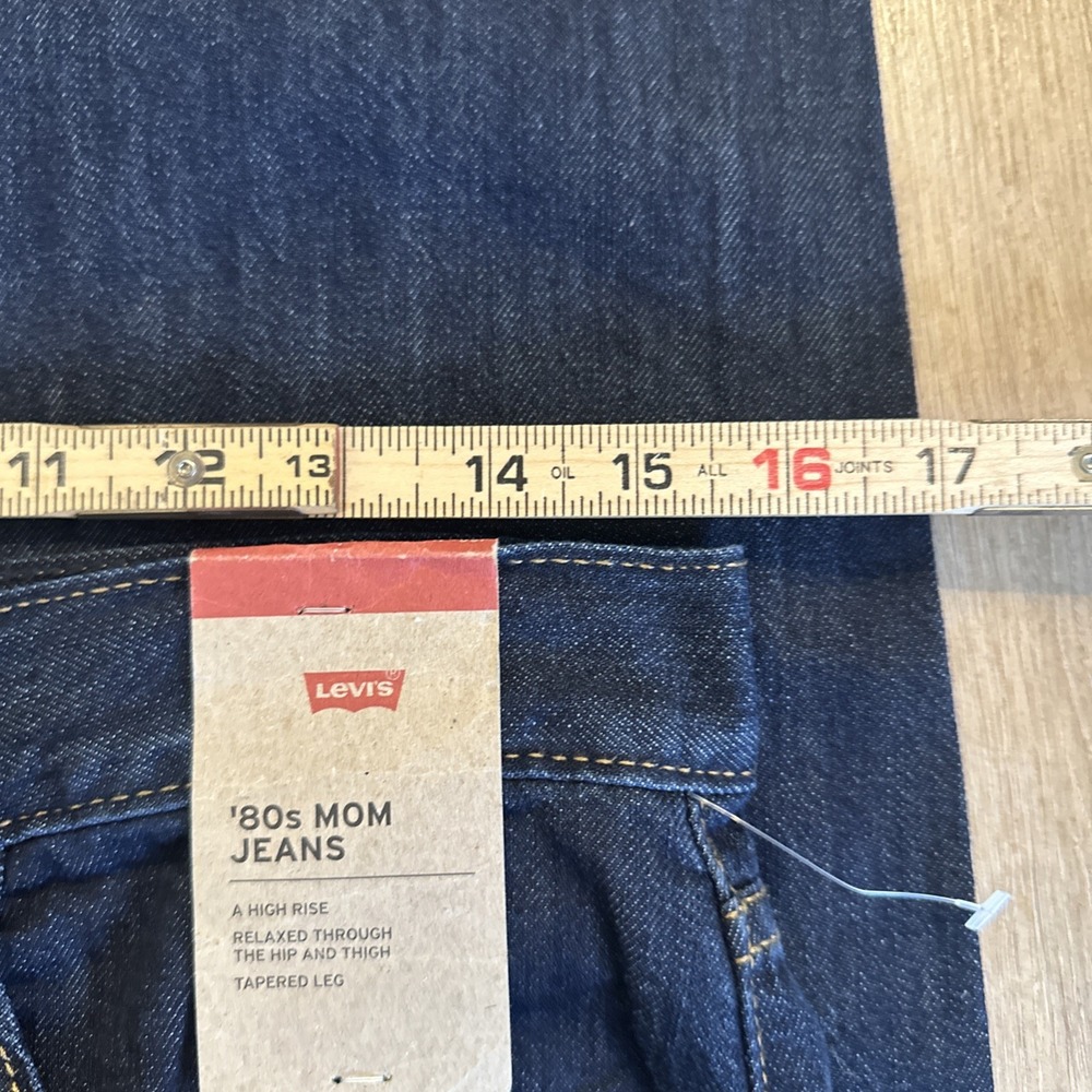 Levi's 80s Mom Jeans High Rise Relaxed Fit Tapered Leg‎ Dark Wash Normcore NEW - Picture 9 of 12